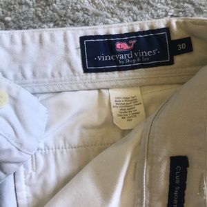 Vineyard vines khaki shorts